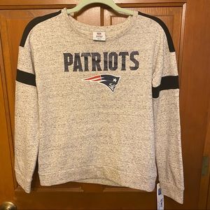 NFL Patriots girls L sweatshirt